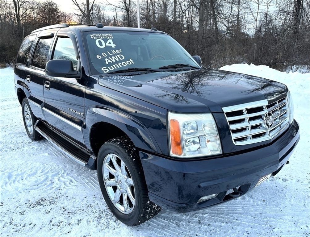 2004 Cadillac Escalade Base