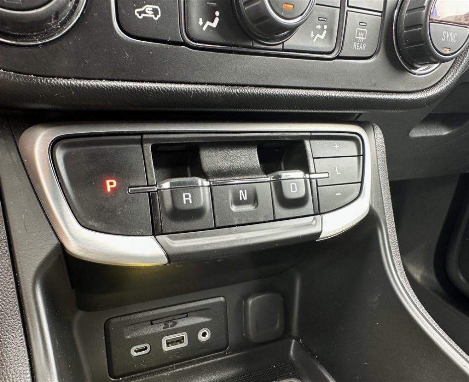2022 GMC Terrain SLE - Photo 19