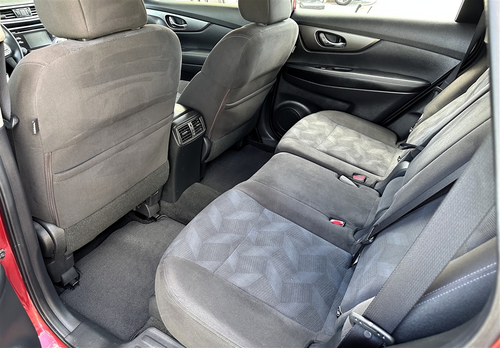 2015 Nissan Rogue S - Photo 14