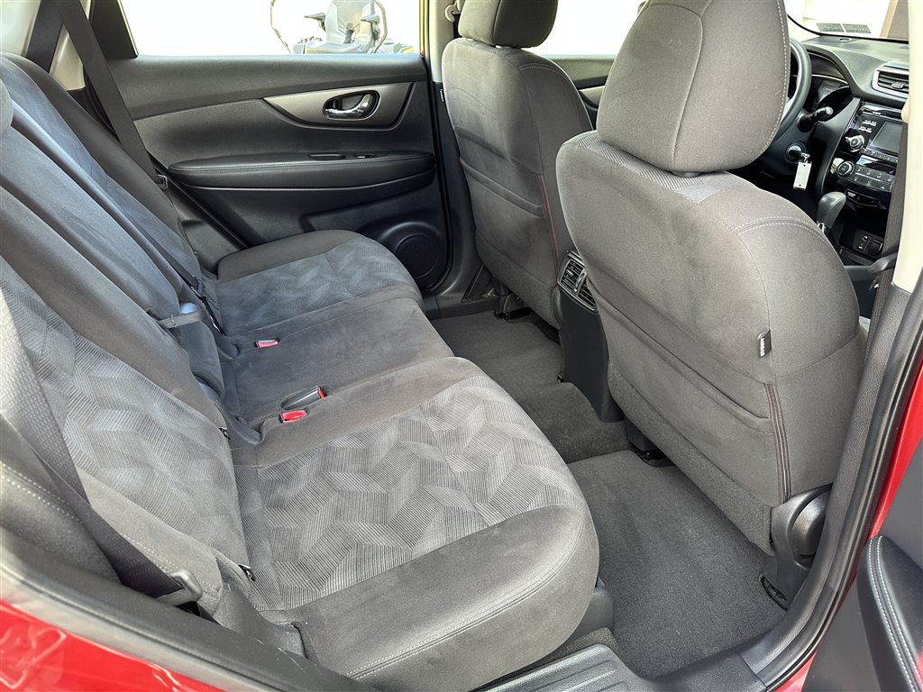 2015 Nissan Rogue S - Photo 16