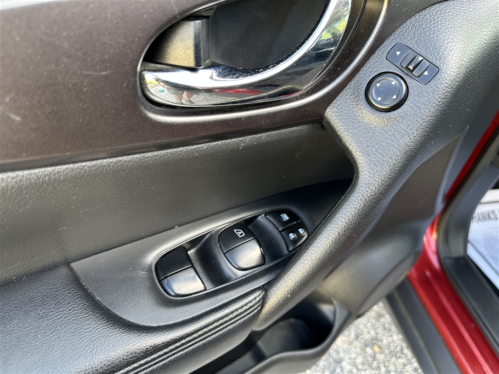 2015 Nissan Rogue S - Photo 18